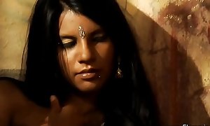 Idealizer Night Moves From Sexy Indian Woman