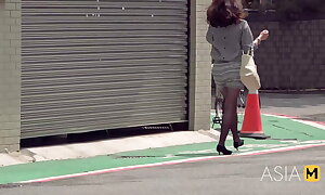 ModelMedia Asia-Picking Up A Motorcycle Piece of baggage On The Street-Chu Meng Shu-MDAG-0003-Best Original Asia Porn Video