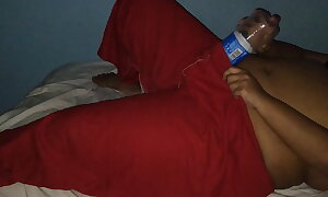 Indian sexy aunty jerks almost bottle indoors
