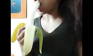 Nhia Krasivaya 2 sucks her banana
