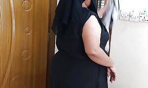 (Hot and Dirty Hijab Aunty Ko Choda) Indian hot aunty fucked away from neighbor while cleaning house - Marked Hindi Audio