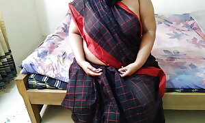 Tamil Complete Granny ko bistar par tapa tap choda aur unki pod obese diya - Indian Hot elderly girl wearing saree without blouse