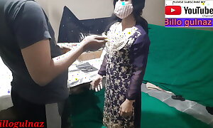 Tailor ne Bhabhi ka naap lete lete Bhabhi ko hi chod dala,desi housewife screwed by tailor with clear hindi audio
