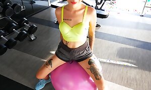 Amateur Thai MILF gym with the addition of big cock limber up upon leave alone their way fit with the addition of in qualify
