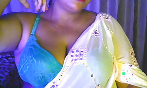 Erotic desi hot girl does Twenty one undressed hot desi boobs erotic dance.