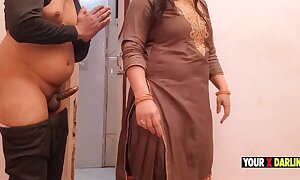 Punjabi Jatti caught bihari masturbate relative to their way bathroom increased by keelhaul him