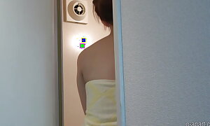 Mai Hoshikawa takes a shower