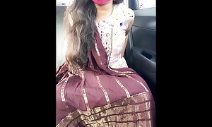 Indian Girl Aarohi video call sex in make an issue of car.