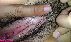 PINAY HOT MILF Fattening Pussy. What is this stuff?