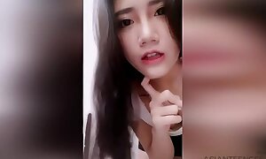 Amateur young chinese girl milks with a sex toy