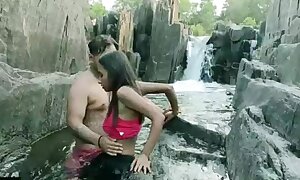 Indian Outdoor Dating sex approximately Legal age teenager Girlfriend! Best Viral Sex
