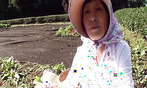 Mature Woman Who Runs a Tea Plantation in Shizuoka, Comes to a conclusion to Appear Av a Few Grow older Ago